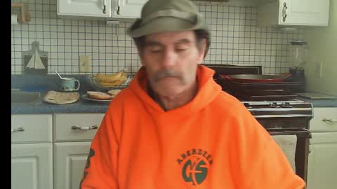 Snapshot of raylene4u2 chatting on February 9, 8:24 pm Ray online show from February 9, 8:24 pm