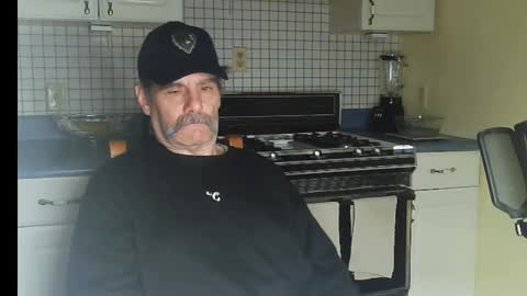 Snapshot of raylene4u2 chatting on February 13, 9:05 am Ray online show from February 13, 9:05 am