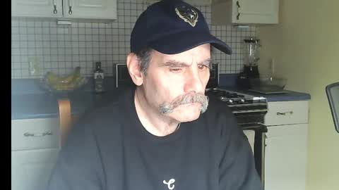 Snapshot of raylene4u2 chatting on February 16, 9:05 am Ray online show from February 16, 9:05 am