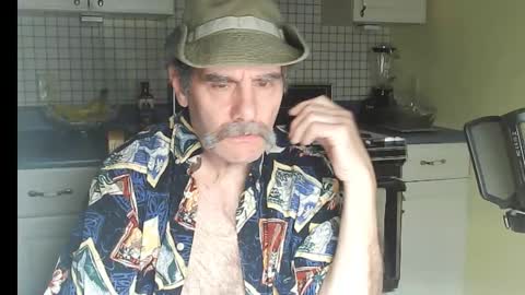 Snapshot of raylene4u2 chatting on February 17, 6:43 am Ray online show from February 17, 6:43 am