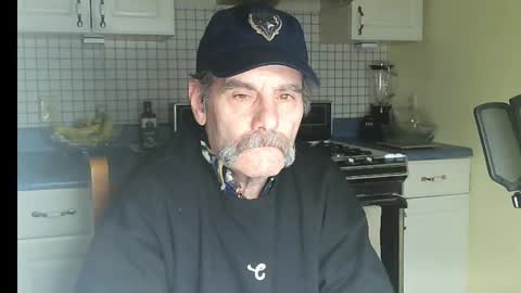 Snapshot of raylene4u2 chatting on February 22, 6:02 am Ray online show from February 22, 6:02 am