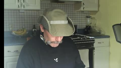 Snapshot of raylene4u2 chatting on February 23, 7:17 am Ray online show from February 23, 7:17 am