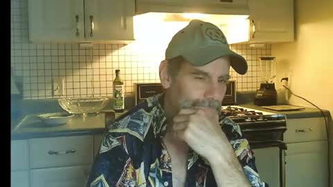 Snapshot of raylene4u2 chatting on June 14, 6:48 am Ray online show from June 14, 6:48 am