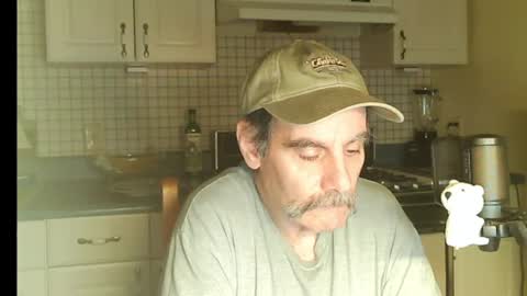 Snapshot of raylene4u2 chatting on July 3, 6:09 am Ray online show from July 3, 6:09 am