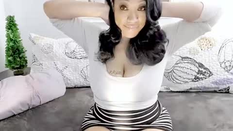 Snapshot of rayne_woods chatting on June 23, 10:24 am rayne woods online show from June 23, 10:24 am