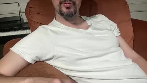 Snapshot of rayos789 chatting on May 7, 4:07 am rayos789 online show from May 7, 4:07 am