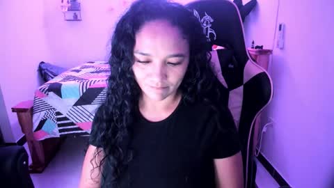 Danna online show from November 11, 1:38 am