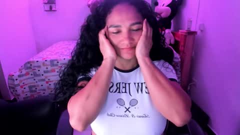 Danna online show from February 25, 2:27 pm