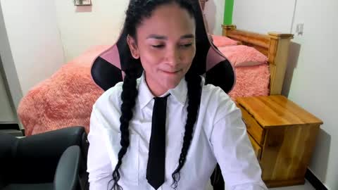 Danna online show from April 4, 4:59 pm