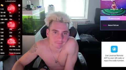 Snapshot of rayzel_white chatting on May 23, 5:50 pm Rayzel White online show from May 23, 5:50 pm