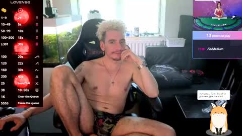 Snapshot of rayzel_white chatting on June 25, 5:50 pm Rayzel White online show from June 25, 5:50 pm