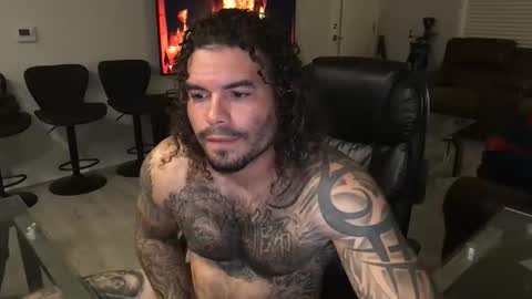 Snapshot of realaquaman chatting on February 18, 11:55 pm Real Aquaman online show from February 18, 11:55 pm