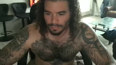 Snapshot of realaquaman chatting on February 21, 7:59 pm Real Aquaman online show from February 21, 7:59 pm