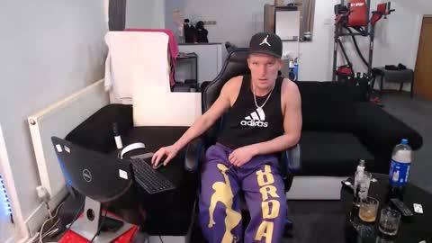 Ask me online show from February 22, 1:42 pm