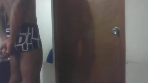 Snapshot of realmenol24k chatting on February 7, 2:26 am SexyFlacko online show from February 7, 2:26 am