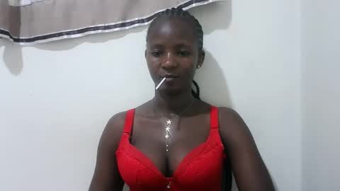 Snapshot of realqueen_ chatting on October 13, 5:02 pm queen online show from October 13, 5:02 pm