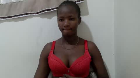 Snapshot of realqueen_ chatting on November 1, 4:25 am queen online show from November 1, 4:25 am