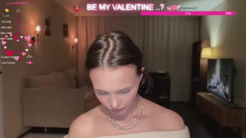 Snapshot of realsupermichael chatting on February 11, 11:12 pm AliceEve online show from February 11, 11:12 pm