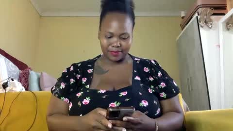 Snapshot of realsweetheart chatting on December 7, 8:11 am REAL1SWEETHEART online show from December 7, 8:11 am