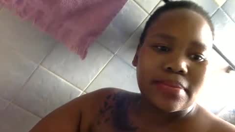Snapshot of realsweetheart chatting on December 18, 7:04 am REAL1SWEETHEART online show from December 18, 7:04 am