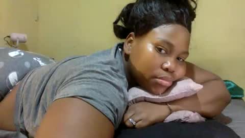 Snapshot of realsweetheart chatting on December 25, 5:05 am REAL1SWEETHEART online show from December 25, 5:05 am