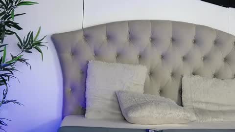 rebbeccaray online show from February 4, 7:09 pm