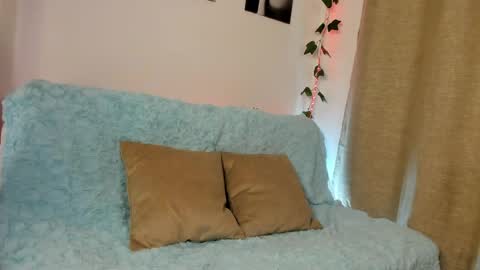 Rebeca Marchetti online show from April 11, 9:30 pm