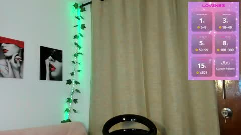Snapshot of rebeca_marchetti chatting on June 7, 6:22 pm Rebeca Marchetti online show from June 7, 6:22 pm