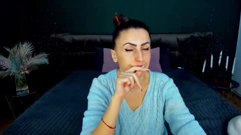 rebecca_diamonds online show from February 11, 6:29 am