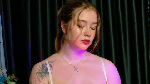 Snapshot of rebecca_lace chatting on October 16, 11:28 pm rebecca_lace online show from October 16, 11:28 pm