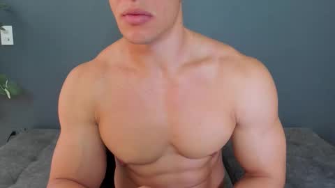 twitter REECET26 instagram RECCETAYLOR online show from December 21, 3:19 pm