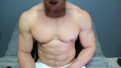 twitter REECET26 instagram RECCETAYLOR online show from April 14, 3:45 am