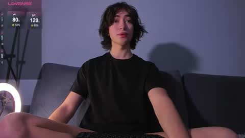 Snapshot of recklessalan chatting on December 4, 5:50 am Alan online show from December 4, 5:50 am