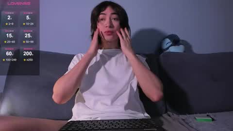 Snapshot of recklessalan chatting on January 19, 3:43 am Alan online show from January 19, 3:43 am