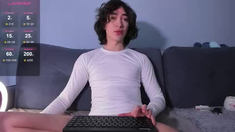 Snapshot of recklessalan chatting on February 5, 8:41 am Alan online show from February 5, 8:41 am