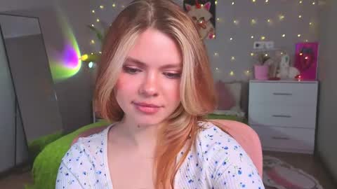 red__candy online show from May 5, 2:36 pm