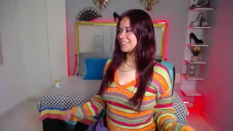 Snapshot of red_moon_2 chatting on April 22, 8:17 am Lunaaaaa online show from April 22, 8:17 am