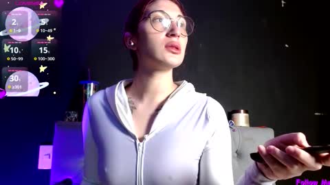 Snapshot of red_moonn chatting on February 4, 3:45 am IG OF red moonn online show from February 4, 3:45 am