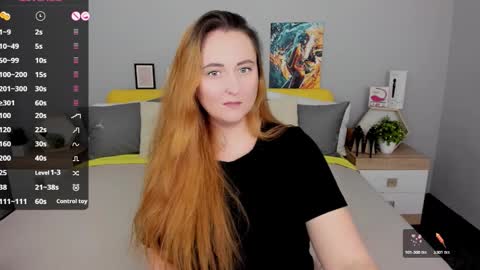 Lessy Fox online show from December 5, 6:04 pm