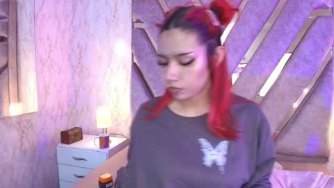 red_pandaa online show from November 15, 3:26 am