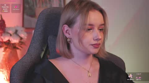 QUEEN OF EVIL online show from December 2, 9:17 pm