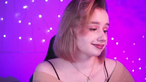 QUEEN OF EVIL online show from December 10, 5:33 pm