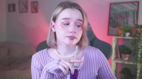 QUEEN OF EVIL online show from December 11, 5:26 pm