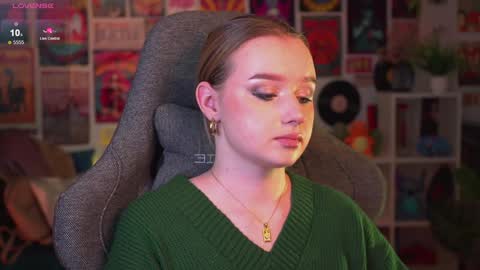 QUEEN OF EVIL online show from December 12, 11:58 pm