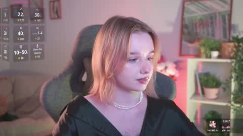 QUEEN OF EVIL online show from December 16, 9:41 pm