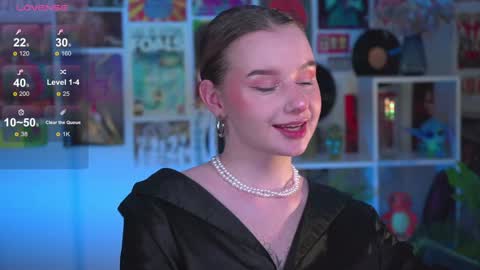 QUEEN OF EVIL online show from December 22, 2:39 am