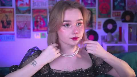 QUEEN OF EVIL online show from December 23, 8:36 pm