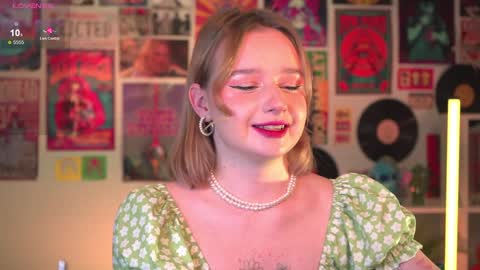 QUEEN OF EVIL online show from December 28, 11:59 pm