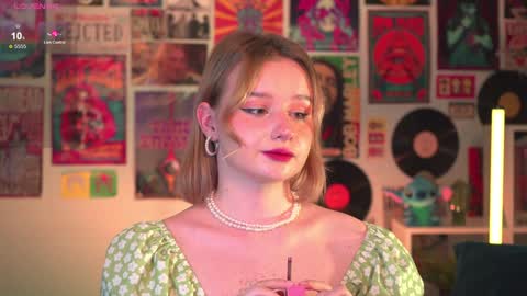 QUEEN OF EVIL online show from December 29, 3:00 am