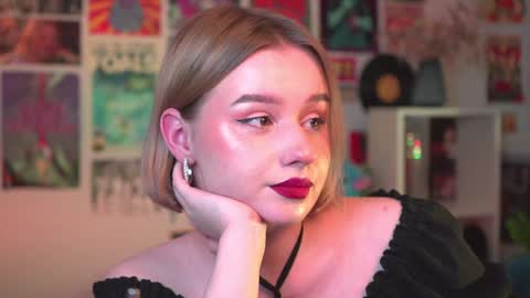 QUEEN OF EVIL online show from January 6, 12:59 am